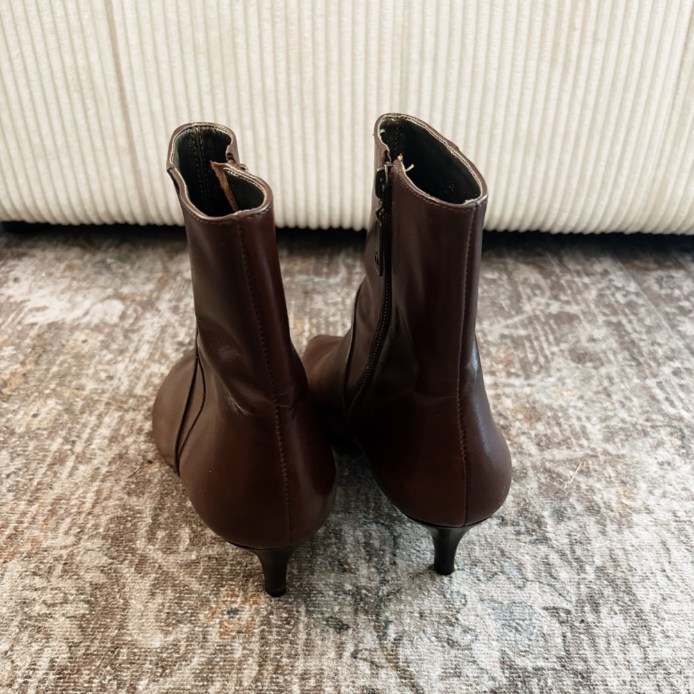 Talbots Kait Brown Mahogany Leather Kitten heel Boots Size 8.5 - Picture 3 of 5
